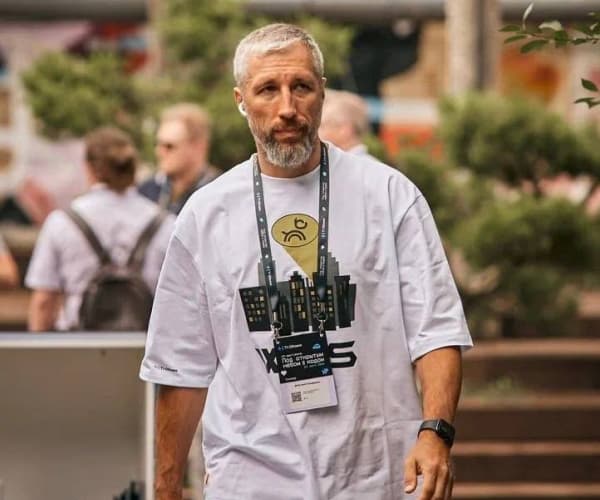 Портретное фото Дмитрий Сендюрeв.